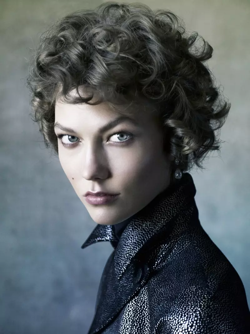 Victor Demarchelier tərəfindən Panzehir jurnalında çəkilişdə Karlie Kloss heyrətə gətirir