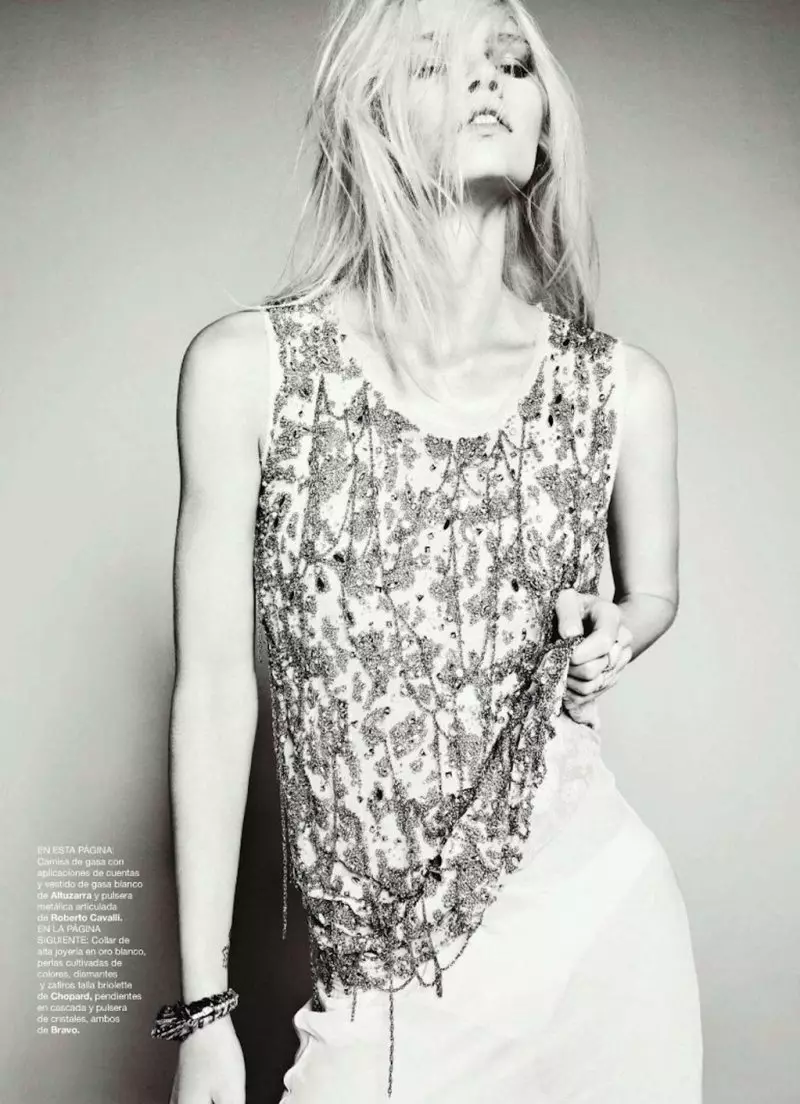 Aline Weber ដោយ Txema Yeste សម្រាប់ Harper's Bazaar Spain ខែធ្នូ ឆ្នាំ 2011