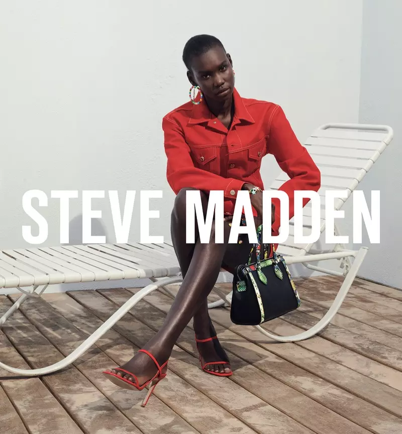 Adot Gak นำแสดงในแคมเปญ Steve Madden ฤดูร้อนปี 2019