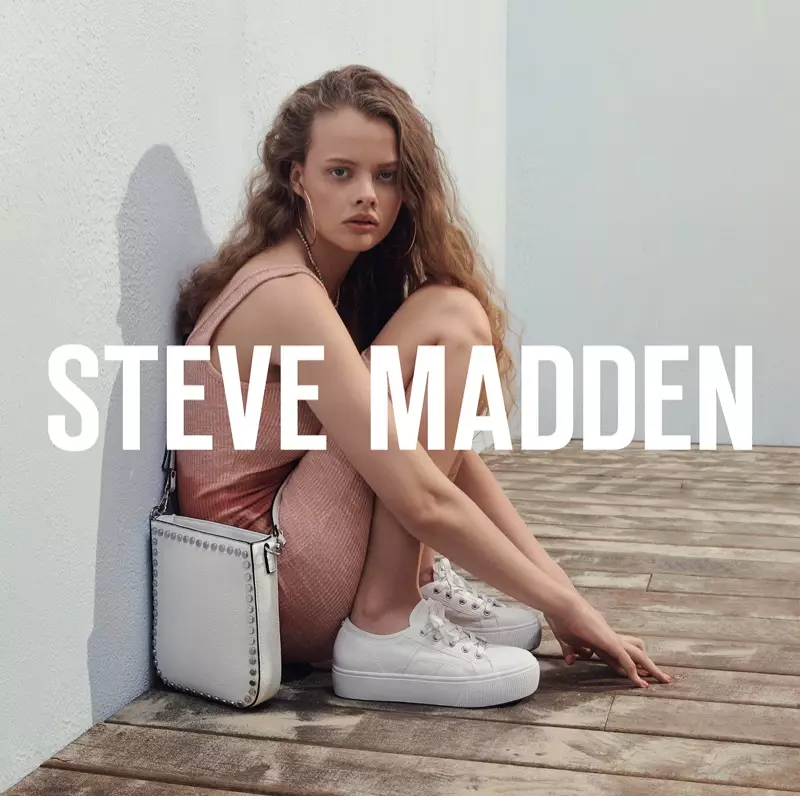 Una imagen de la campaña publicitaria de verano de 2019 de Steve Madden