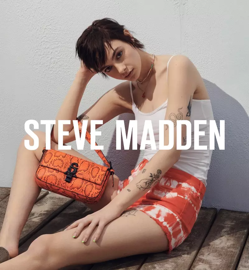 Pinaharap ni Juliette Geilfuss ang kampanya ng Steve Madden sa summer 2019