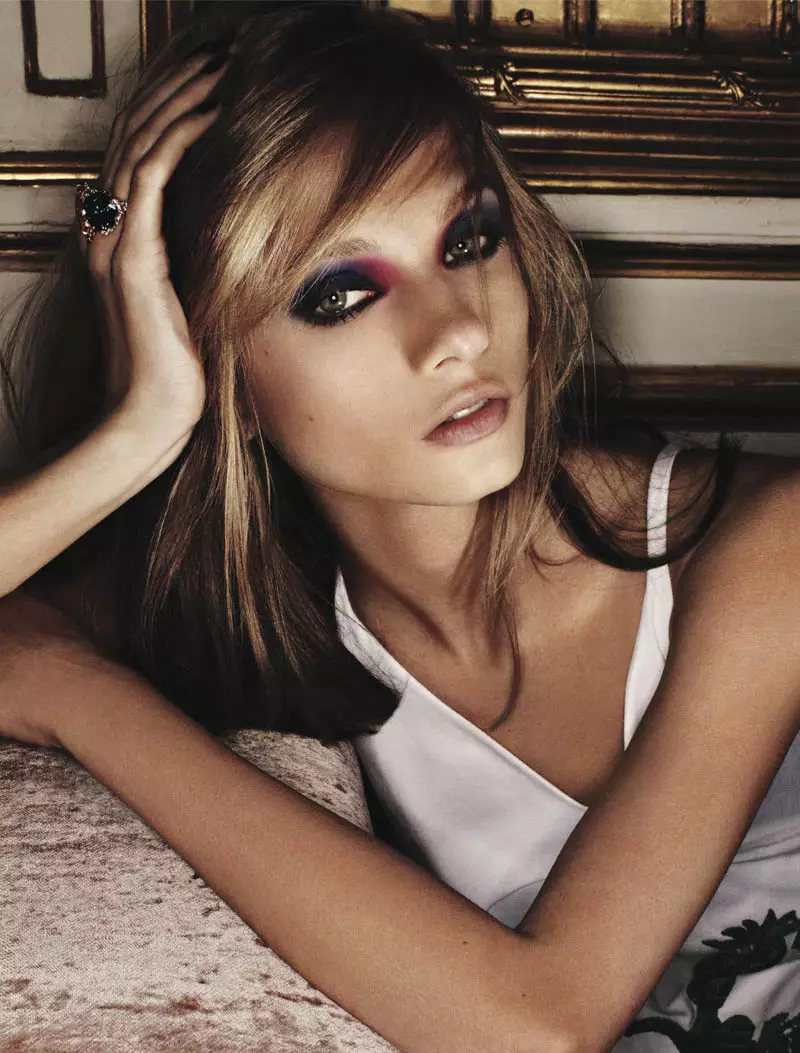 Anna Selezneva pour Vogue Russie juin 2011 par Mariano Vivanco