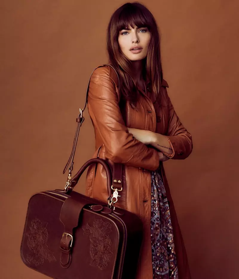 Model Alyssa Miller fronts Pilgrim handbag thiab nra campaigns