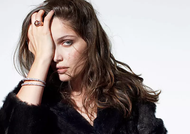 Курку ганҷҳои варзишии Laetitia Casta барои Эрик Гилемин дар The Sunday Times Style