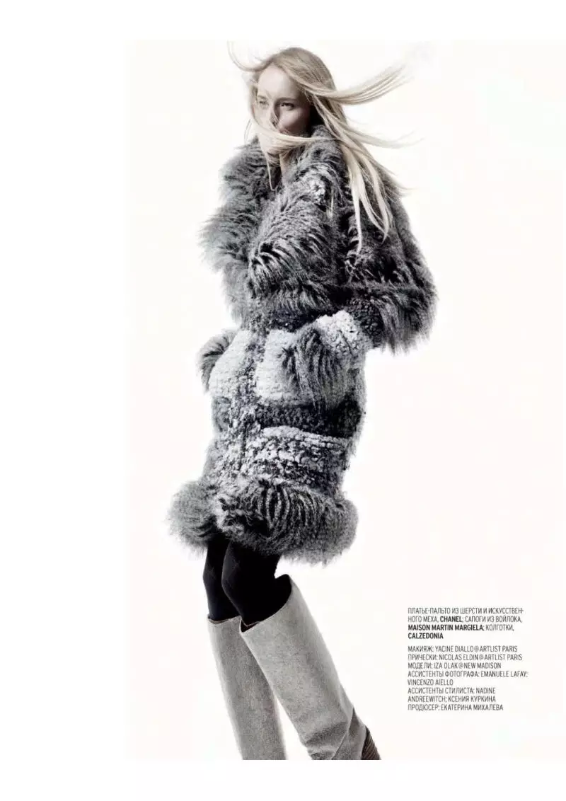 Iza Olak oleh Alan Gelati untuk Marie Claire Russia Januari 2011