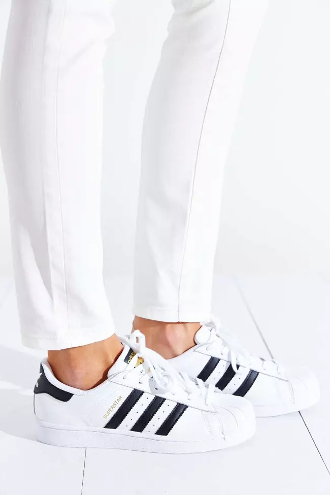 Tênis feminino adidas Originals Superstar