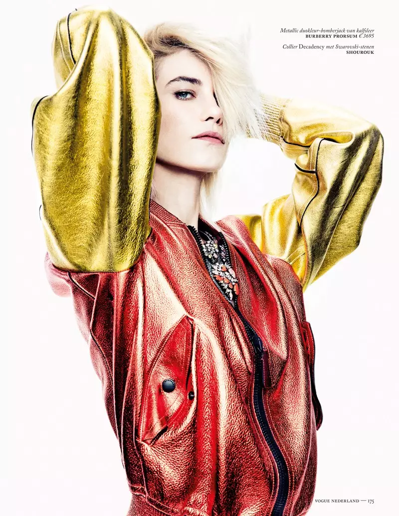 Delfine Bafort Dons Vibrant Hues para sa Vogue Netherlands' March Issue ni Marc de Groot