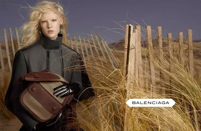 Кампанията на Balenciaga за есен 2012 г. звезди всички новодошли от Стивън Мейзел