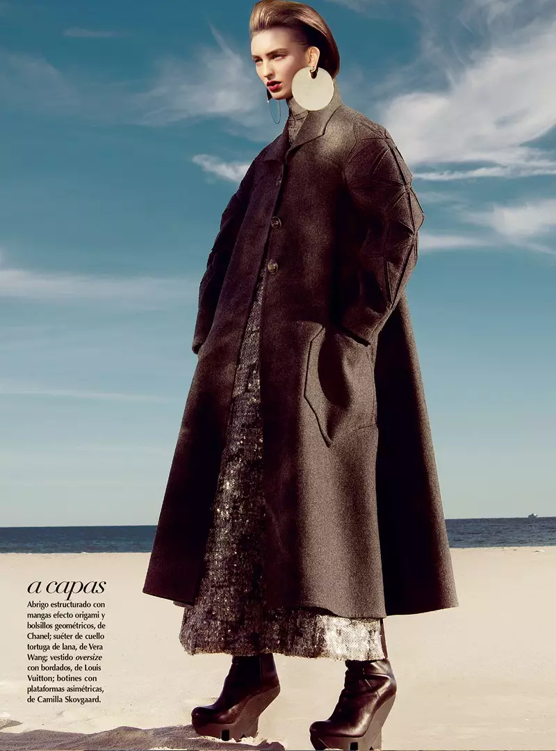 Georgina Stojlijkovic faise futurista para Vogue Latinoamérica Decembro de 2012 por Kevin Sinclair