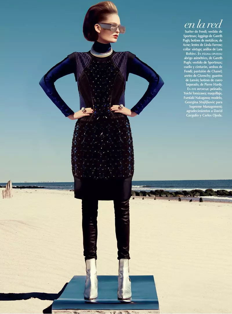 Georgina Stojilijkovic Menjadi Futuristik untuk Vogue Amerika Latin Desember 2012 oleh Kevin Sinclair