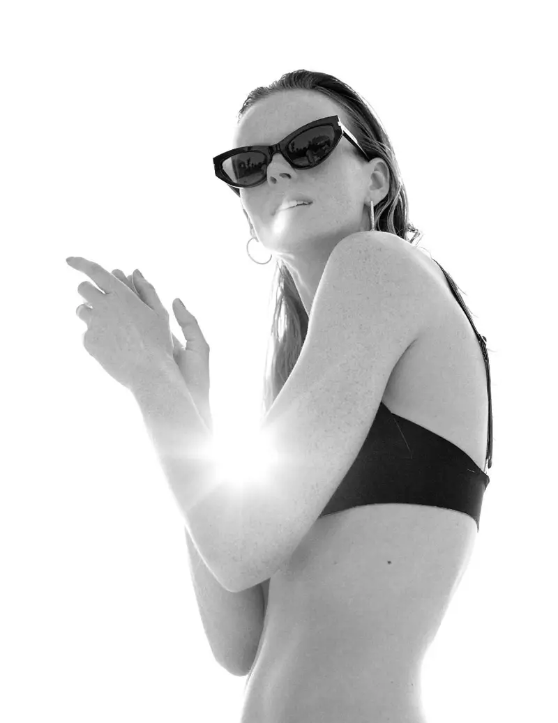 Anne Vyalitsyna upija sunce u ljetnom kupanju za ELLE France