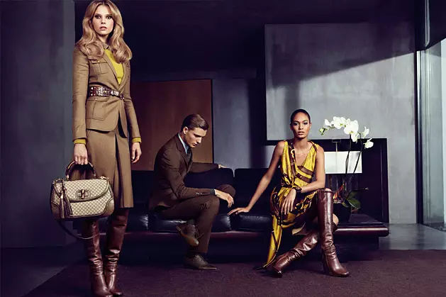 Gucci Fall 2011 නාමාවලිය සඳහා Joan Smals & Martha Streck