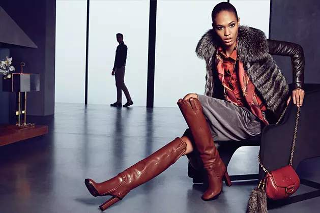 Joan Smalls 和 Martha Streck 为 Gucci 2011 秋季目录