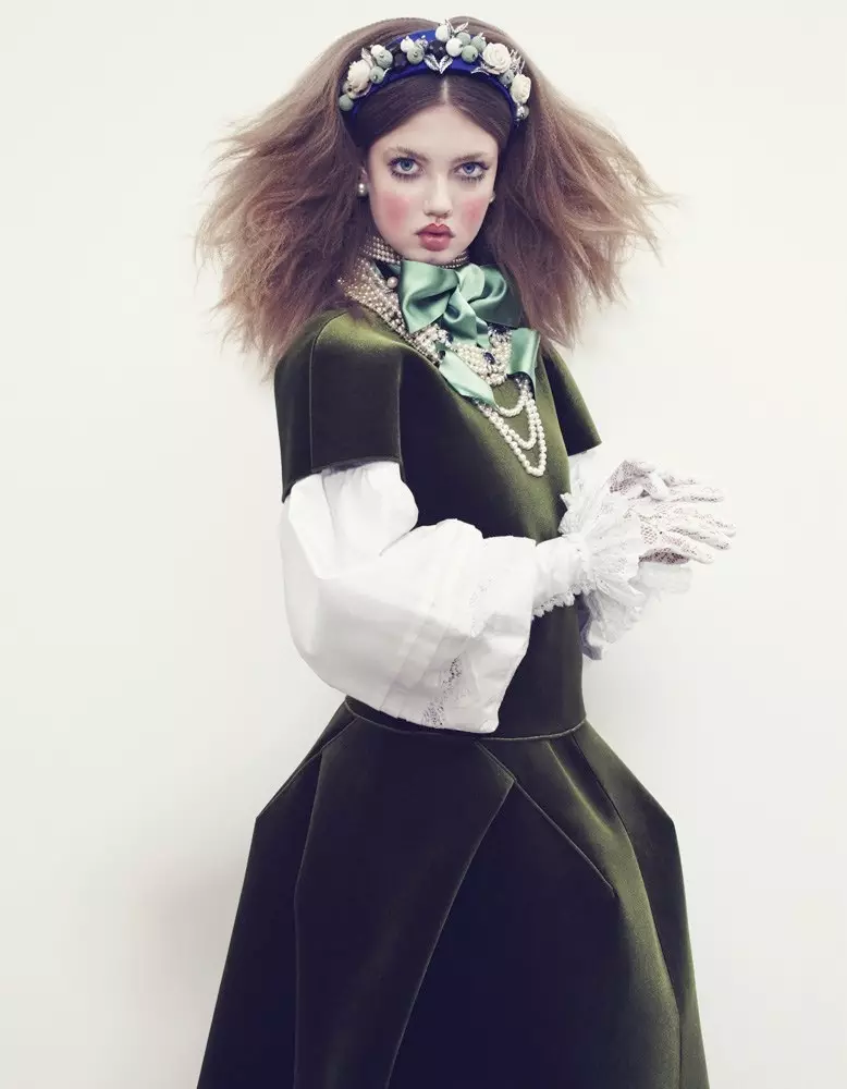 Lindsey Wixson modelira zimsku modu za Emmu Summerton u japanskom Vogueu