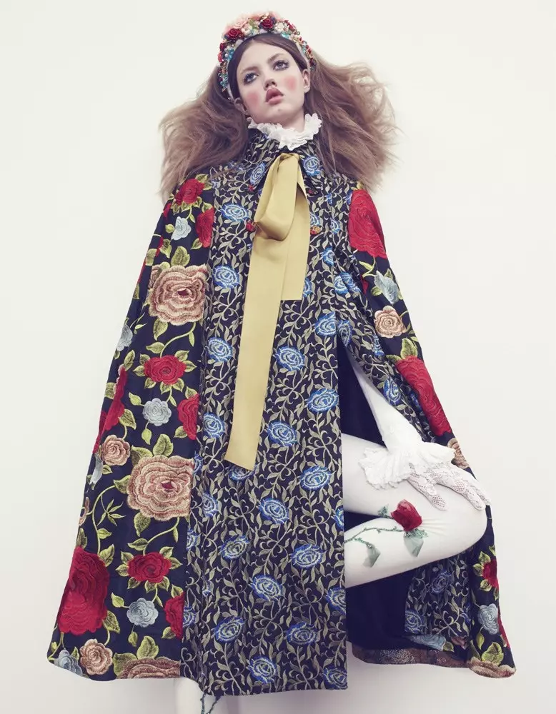 Lindsey Wixson 在《Vogue》日本為 Emma Summerton 打造冬季時裝模特