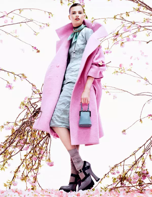 Bette Franke, Vogue Japonya Ağustos 2013 için Pembe Güzel, Sharif Hamza tarafından