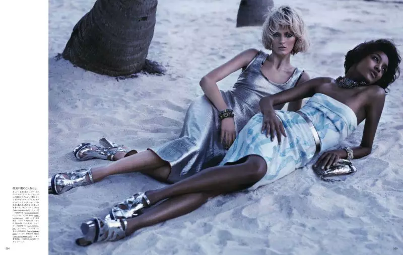 Jourdan Dunn & Daria Strokous oleh Josh Olins untuk Vogue Japan April 2012