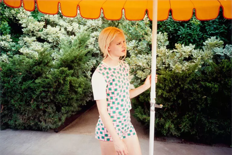 Hannah Holman Orla Kiely Spring 2013 मोहिमेसाठी Soaks Up the Sun