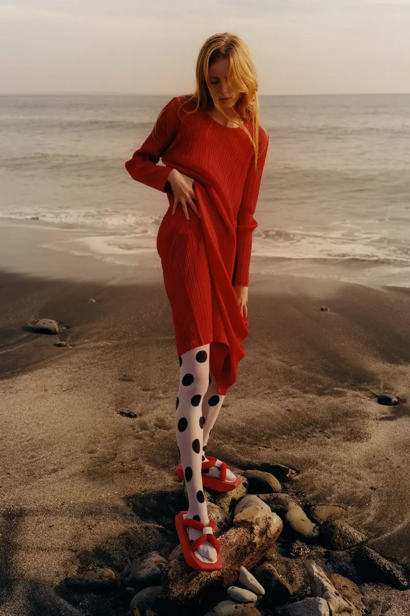 Rianne van Rompaey Models Beach-Ready otsib W Magazine'is