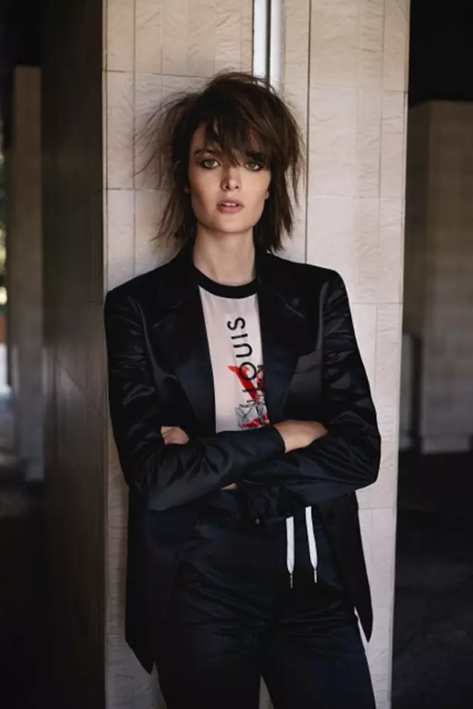 Sam Rollinson trägt Herbststil für Yelena Yemchuk im T Magazine China