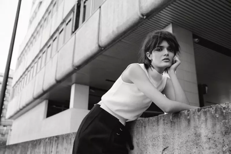 Sam Rollinson nosi jesenski stil za Yelenu Yemchuk u T Magazinu Kina