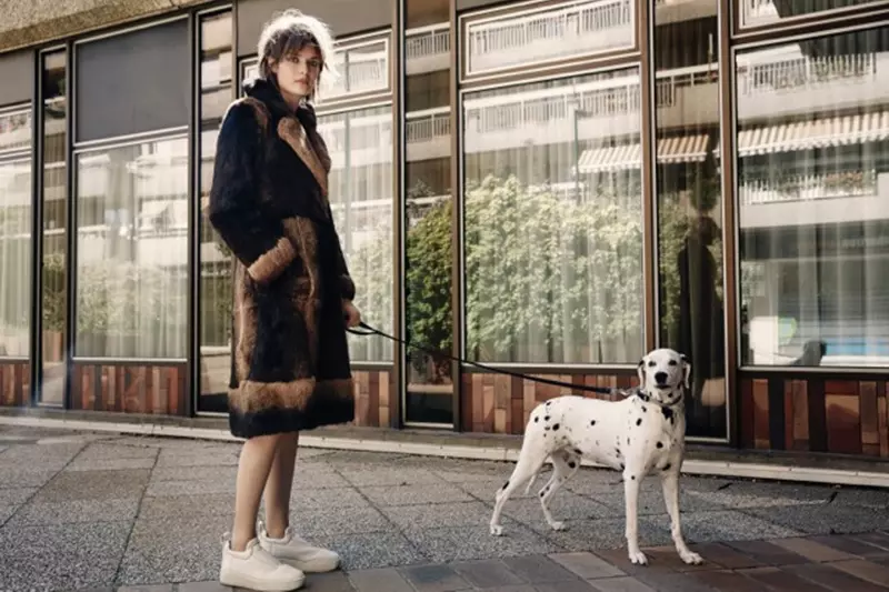 Сем Роллінсон одягає осінній стиль для Олени Ємчук у T Magazine China