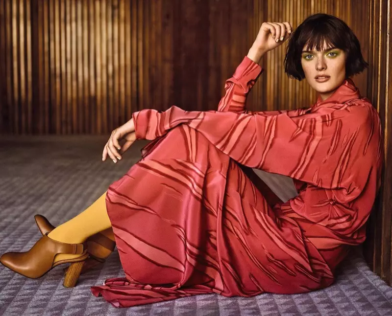 Sam Rollinson nosí podzimní módu v Harper's Bazaar Germany