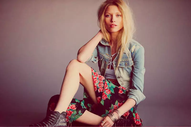 Flower Power: Hana Jirickova krijgt lente voor nieuwe Free People Shoot