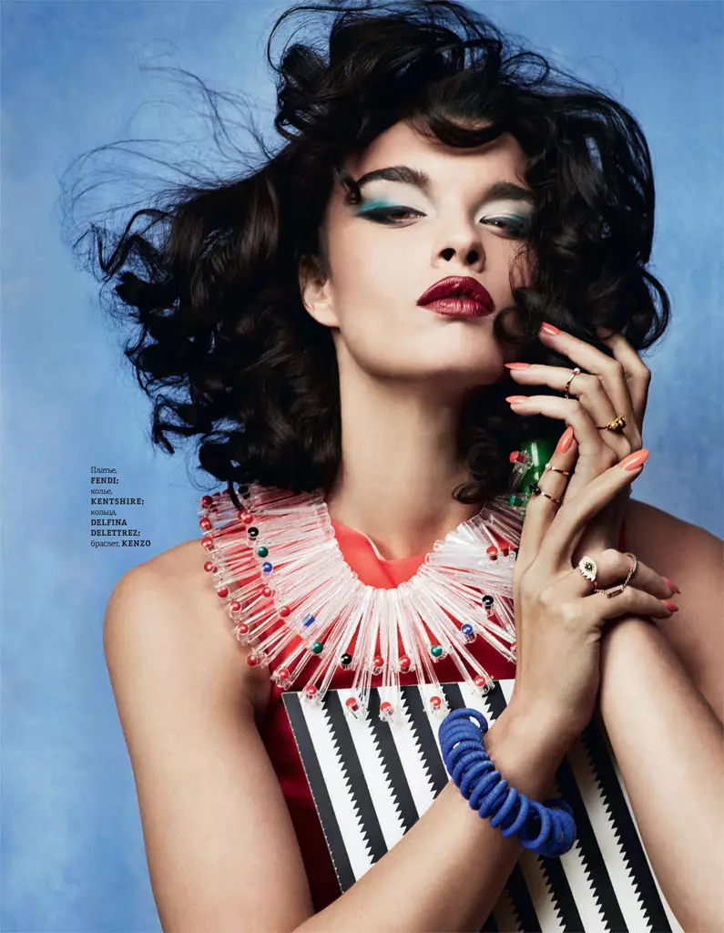 Crystal Renn Works It for Elle Ucrânia sessão de capa de março de 2014