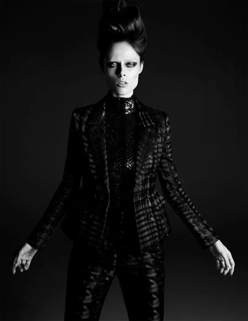 Coco Rocha posa para Rayan Ayash en Schon #22 Shoot