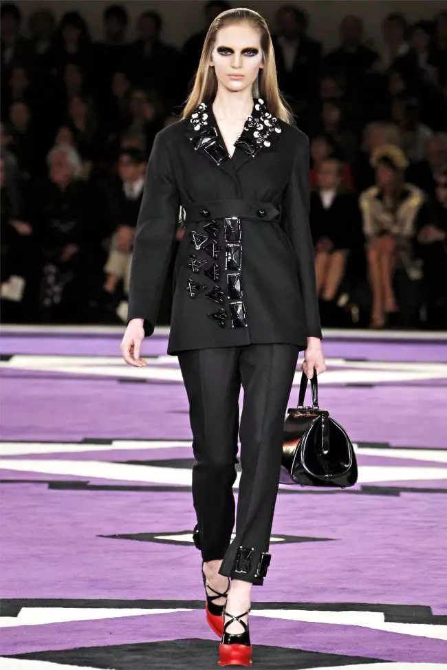 Prada Fall 2012 | مىلان مودا كىيىم ھەپتىلىكى