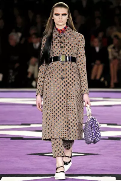 Prada осінь 2012 | Тиждень моди в Мілані