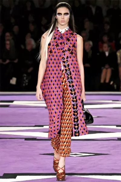 Prada Fall 2012 | Izu Ejiji Milan