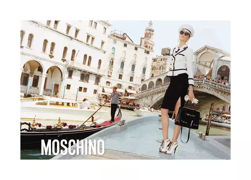 Moschino ഫാൾ 2011 കാമ്പയിൻ | ജുർഗൻ ടെല്ലറുടെ ഐറിന കുലിക്കോവ