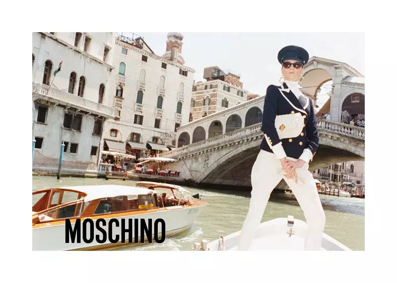 Moschino Fall 2011 مہم | ارینا کولیکووا از جورجین ٹیلر