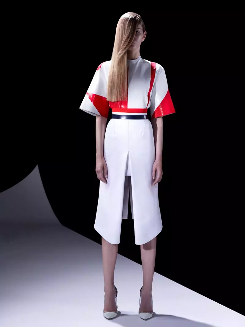 Mkpokọta Mugler's Resort 2013 bụ ndị Japanese sitere n'ike mmụọ nsọ ọdịnihu