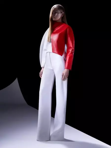 ការប្រមូល Mugler's Resort 2013 ត្រូវបានបំផុសគំនិតដោយជនជាតិជប៉ុនជាមួយនឹងការអំពាវនាវនាពេលអនាគត