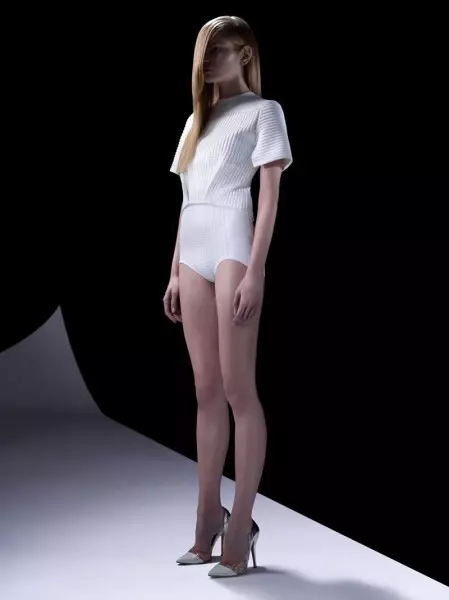 Колекція Mugler's Resort 2013 оформлена в японському стилі з футуристичною привабливістю