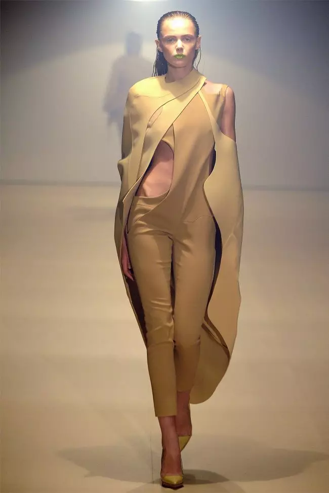 Thierry Mugler İlkbahar 2012 | Paris Moda Haftası