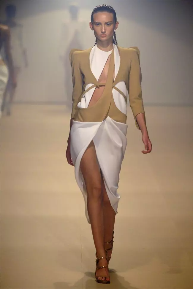 Thierry Mugler tavasz 2012 | Párizsi divathét