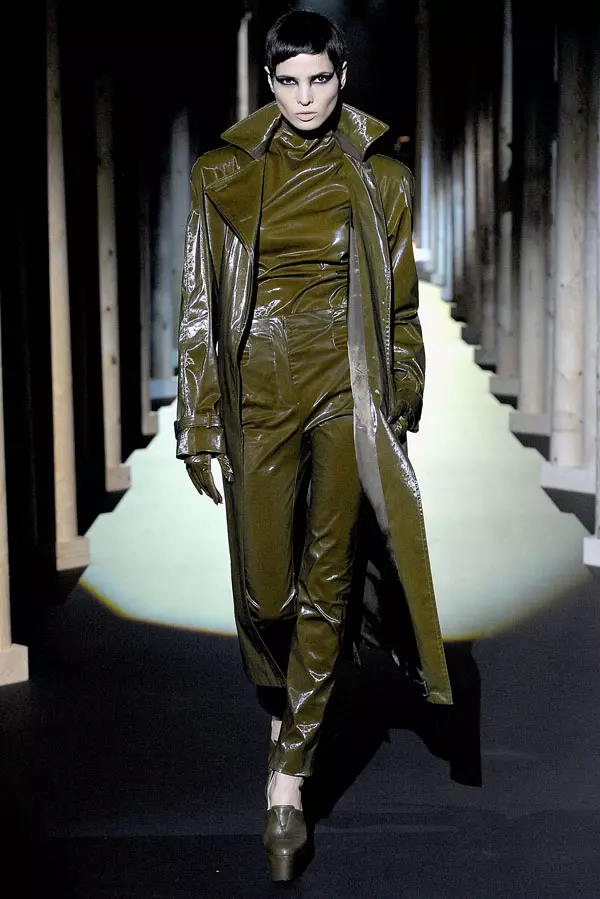 Thierry Mugler Fall 2011 | Wiki ya Mitindo ya Paris