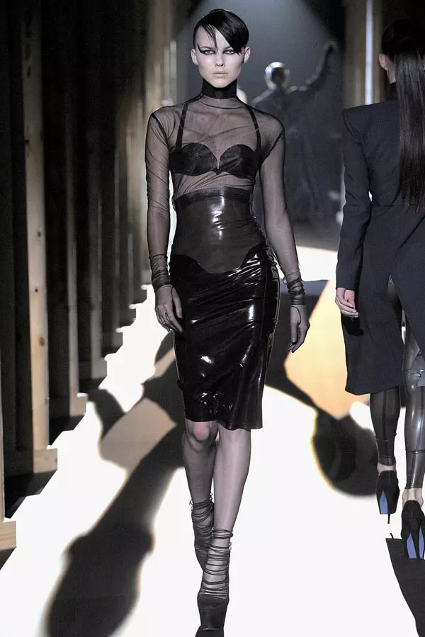 Thierry Mugler Fall 2011 | Seachtain Faisin Pháras