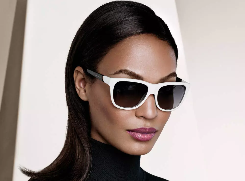 Anja Rubik සහ Joan Smalls Front Hugo Boss Fall 2013 ව්‍යාපාරය