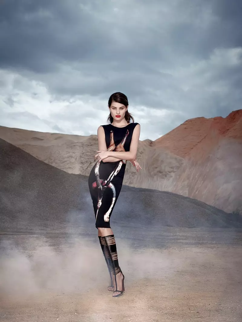 Isabeli Fontana minangka Ratu Gurun ing Tufi Duek's Winter 2014 Ads