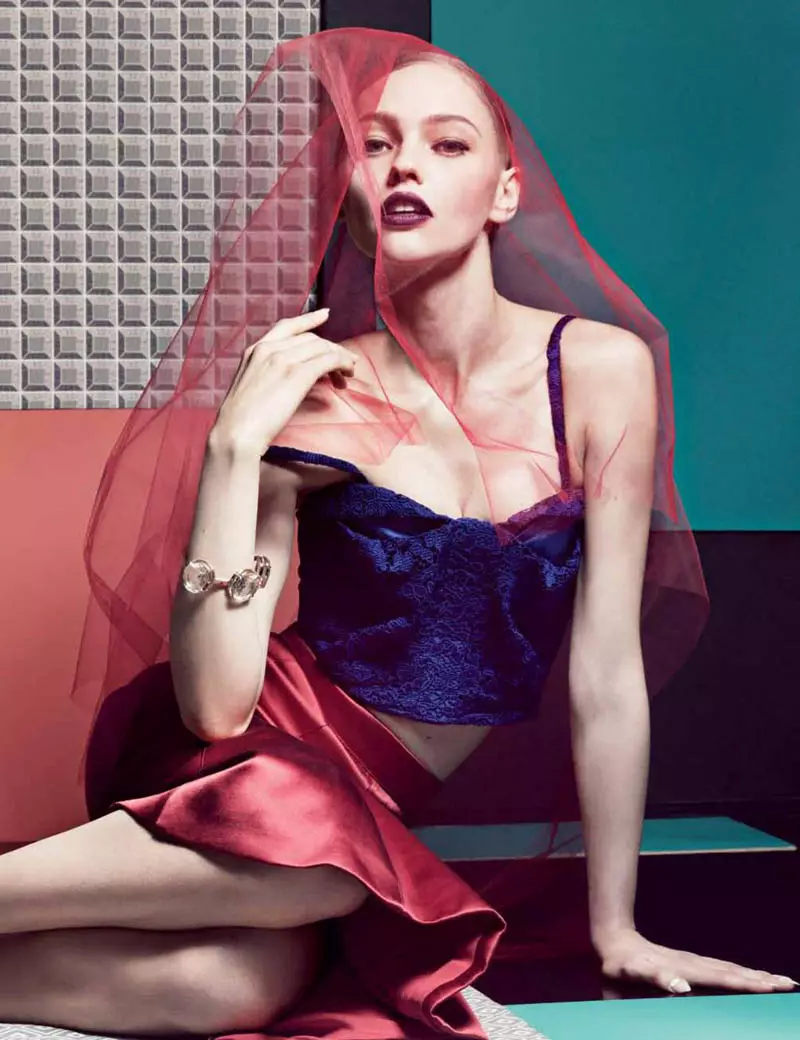 Sasha Pivovarova rafuo maka mbipụta Eprel nke magazin ajụjụ ọnụ site na Craig McDean