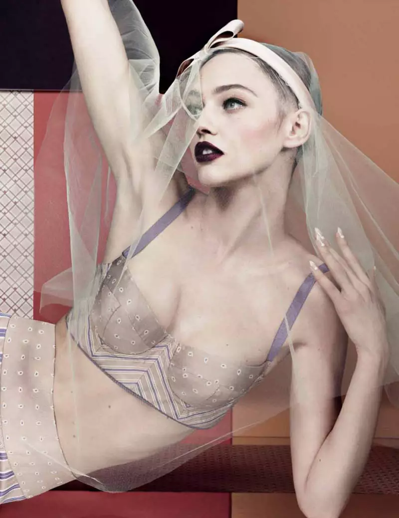 Sasha Pivovarova Delogas por la Aprila Numero de Interview Magazine de Craig McDean