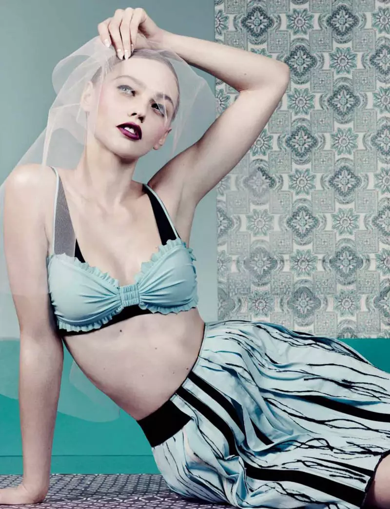 Sasha Pivovarova seduce para la edición de abril de la revista Interview por Craig McDean