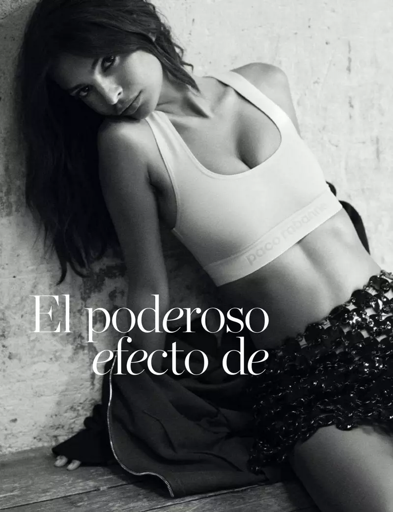 Emily Ratajkowski ELLE स्पेनसाठी Paco Rabanne Styles मध्ये चमकते