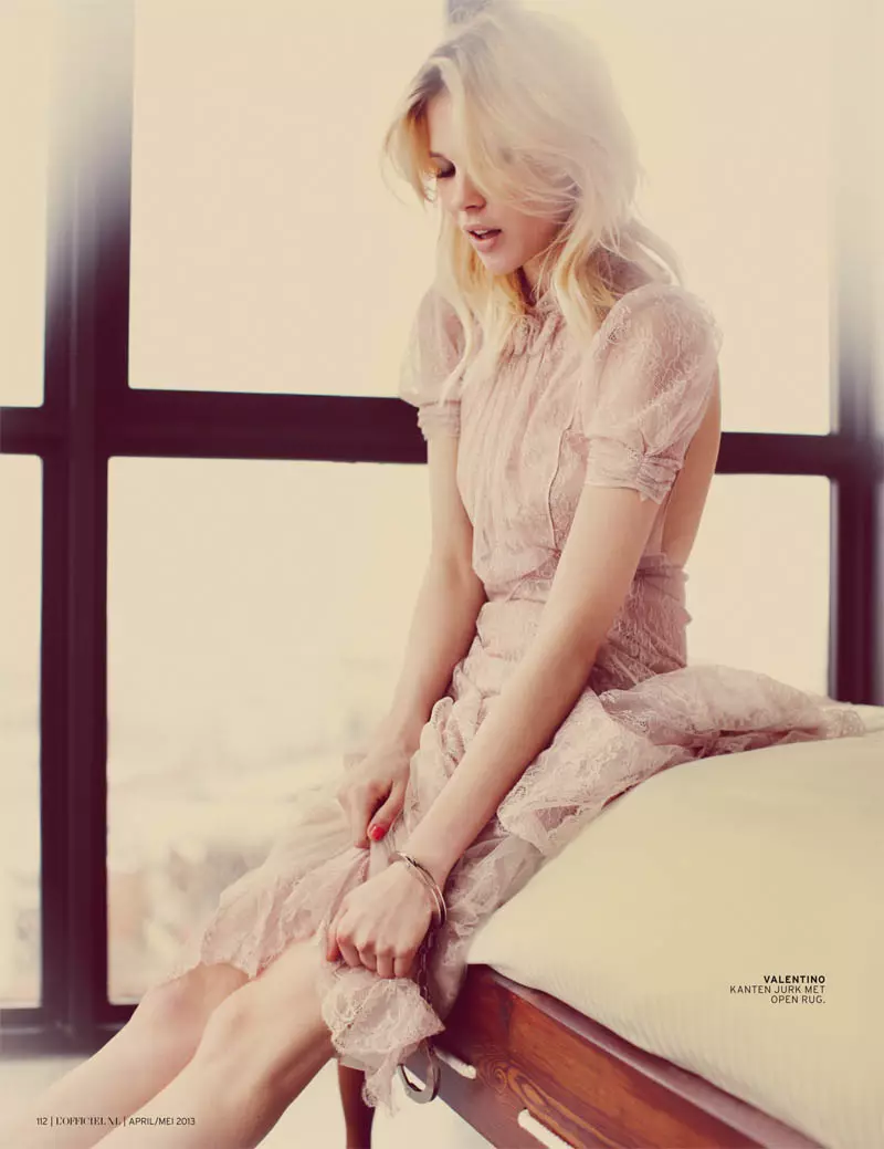 Britt Maren séduit pour L'Officiel Pays-Bas Avril/Mai 2013 Cover Shoot par Guy Aroch