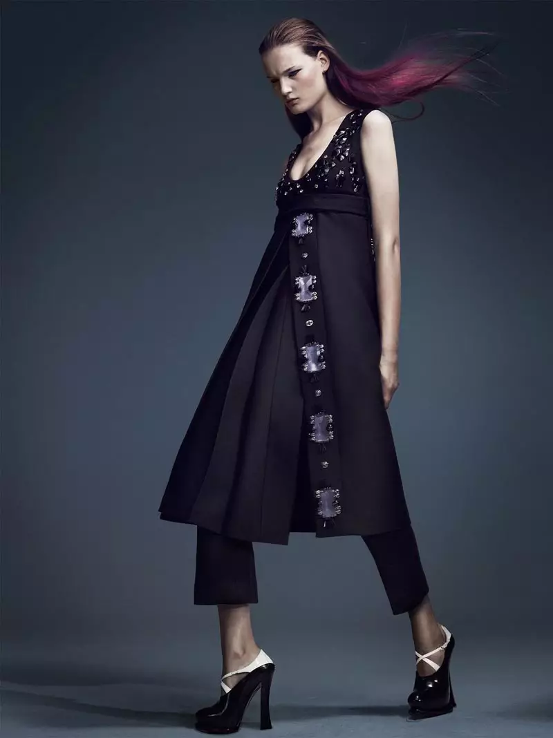 Kirsi Pyrhonen se uljepšava u Elle Sweden u oktobru 2012